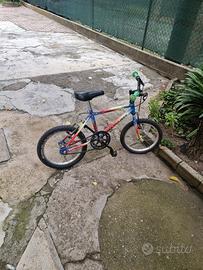 piccola bici da bimbo/a del 16