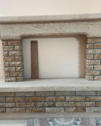Caminetto rustico in pietra