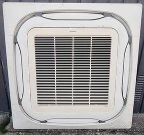 Aria condizionata daikin a cassetta 