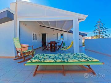 Casa kennedy a 100 metri dal mare fino a 10 pax