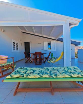 Casa kennedy a 100 metri dal mare fino a 10 pax