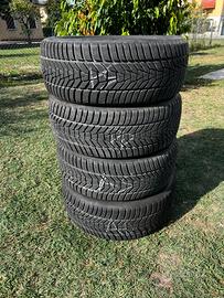 4 gomme invernali Hankook 235/45 R19 – Come nuove