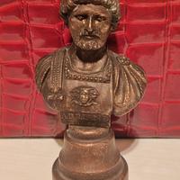 Statuetta imperatore romano Adriano