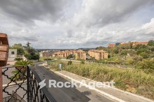 PORZIONE BIFAMILIARE MAGLIANA/MURATELLA DIVISIBILE