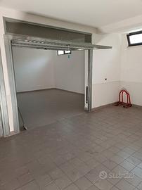 Garage a due passi dal mare - roseto degli abruzzi