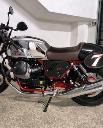 Moto Guzzi V7 II Racer