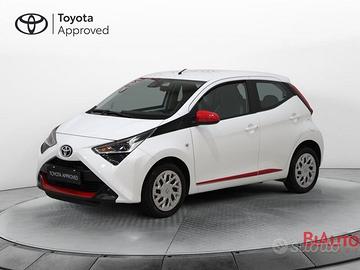 Toyota Aygo 5p 1.0 x-play 72cv
