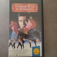 Cinque dita di violenza