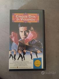 Cinque dita di violenza