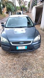 Ford Focus station wagon 