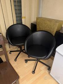 Poltrone nere con rotelle