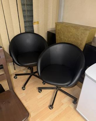 Poltrone nere con rotelle