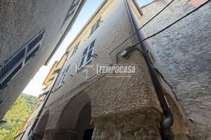 Casa indipendente a Castiglione Chiavarese 5 local