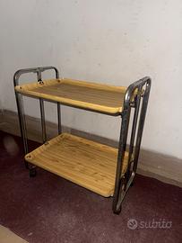 Tavolino con ruote