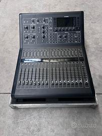 mixer Midas M32 con case