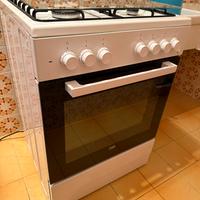 Fornello a Gas con Forno Elettrico Gratis
