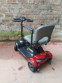 Scooter elettrico per disabili e anziani