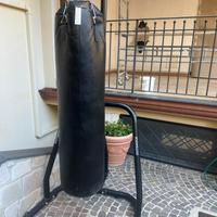 Sacco da boxe completo di supporto