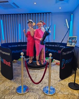 Photo Booth Spinner 360 & Caricature