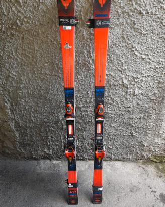 2 paia di sci da slalom e 1 da gigante
