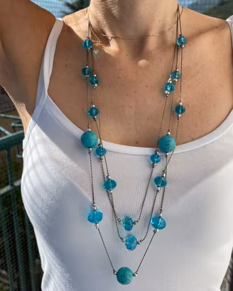Collana lunga 3 fili turchese con perle sfaccetate