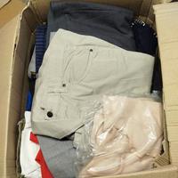 pantaloni donna in blocco