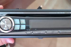 Autoradio Alpine CDE-9872R con Cablaggio ISO
