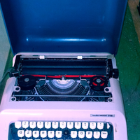 Macchina scrivere olivetti 318