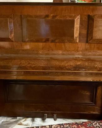 Pianoforte e sgabello