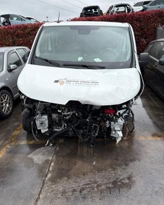 Renault Trafic del 2023 per ricambi