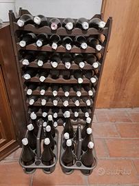 Bottiglie vino e cantinetta