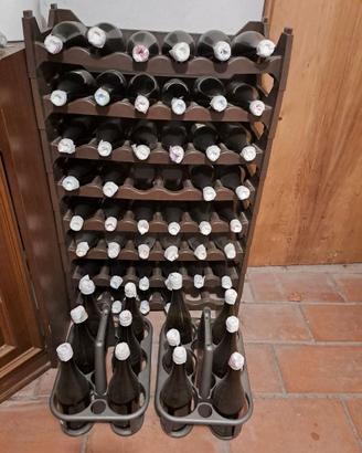 Bottiglie vino e cantinetta