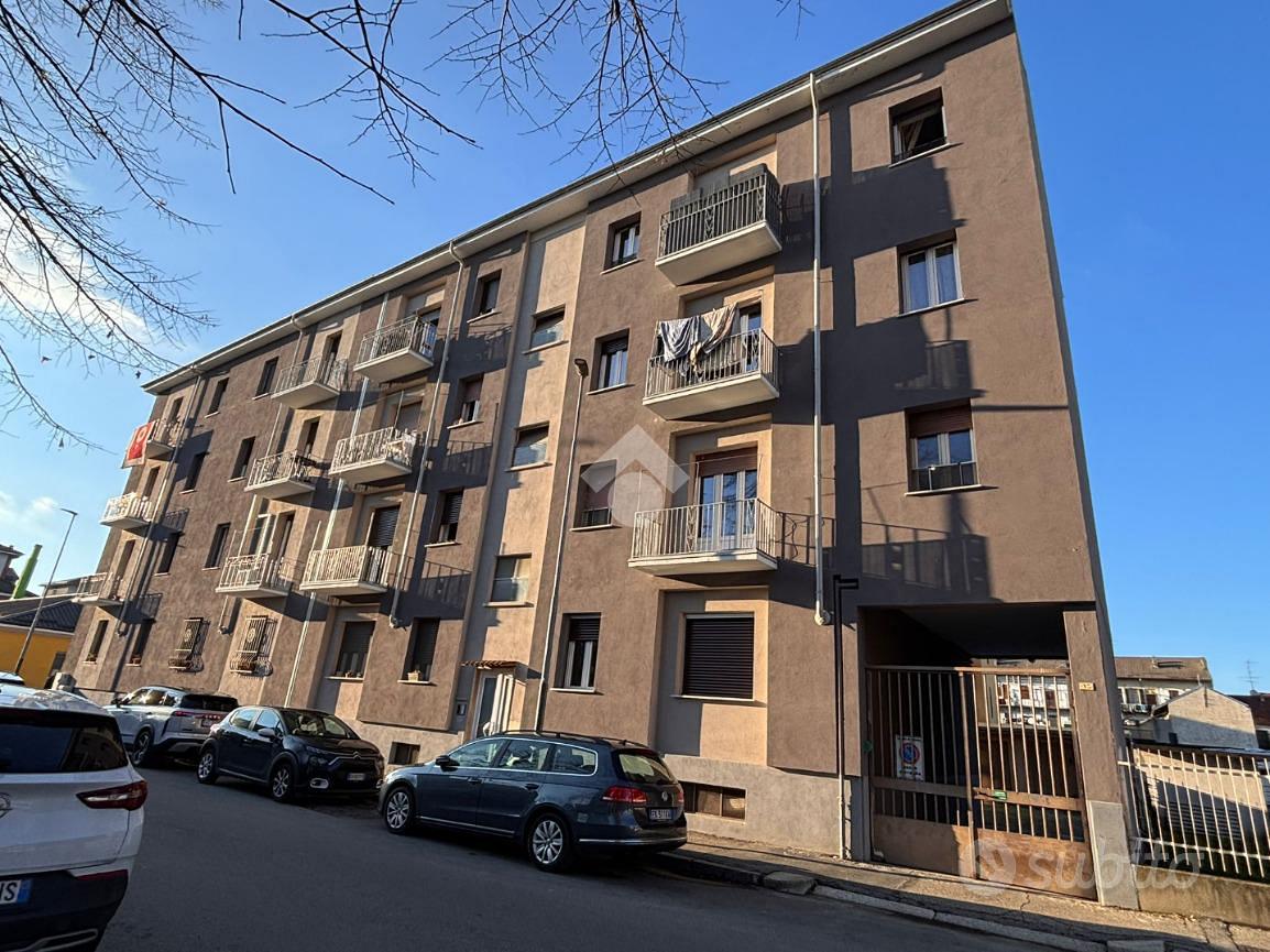 3 LOCALI A NOVARA