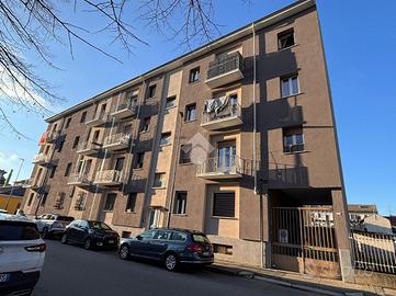 3 LOCALI A NOVARA