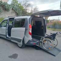 Ford Tourneo Connect Pianale ribassato con rampa d