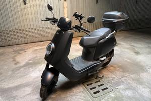 Scooter elettrico NIU NQI Sport 50
