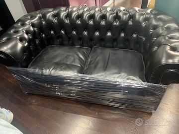 Divano due posti Chesterfield