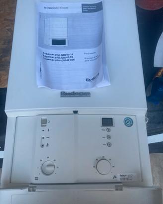 Caldaia a condensazione Buderus LOGAMAX PLUS  22