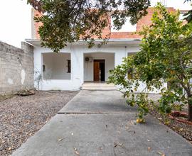 Area Residenziale con Loc. Commerciale