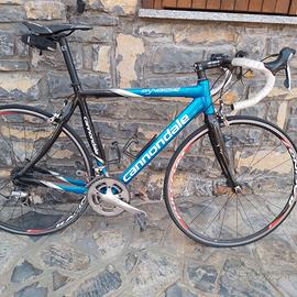Bici da corsa cannondale modello synapse