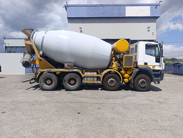 Betoniera SIME su autocarro IVECO TRAKKER 440