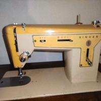 Macchina da cucire a pedale Singer