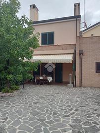 VILLA A SCHIERA A COMACCHIO