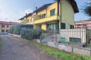 Immobile in asta di 320 m² con 4 locali e box auto