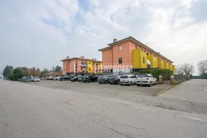 BILOCALE RECENTE COSTRUZIONE CON BALCONE E POSTO A