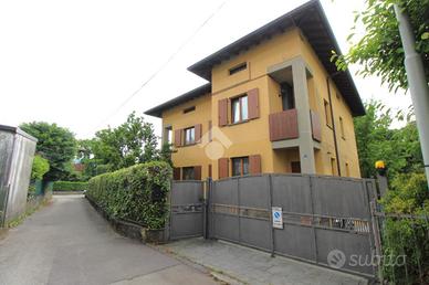 VILLA SINGOLA A PONTERANICA