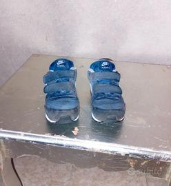 Scarpette Nike con Velcro 