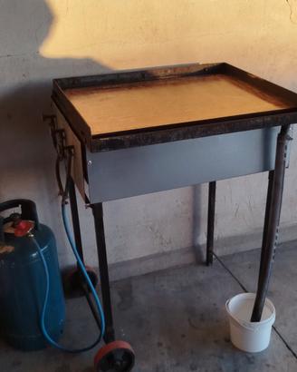 griglia a gas con carrello 