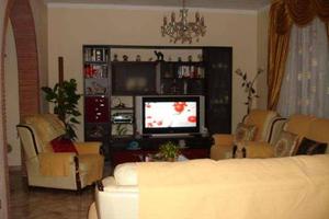 Casa indipendente di 300 m² con più di 5 locali e 