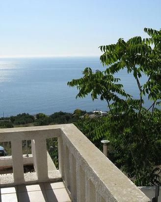 Casetta con vista panoramica per vacanze in relax